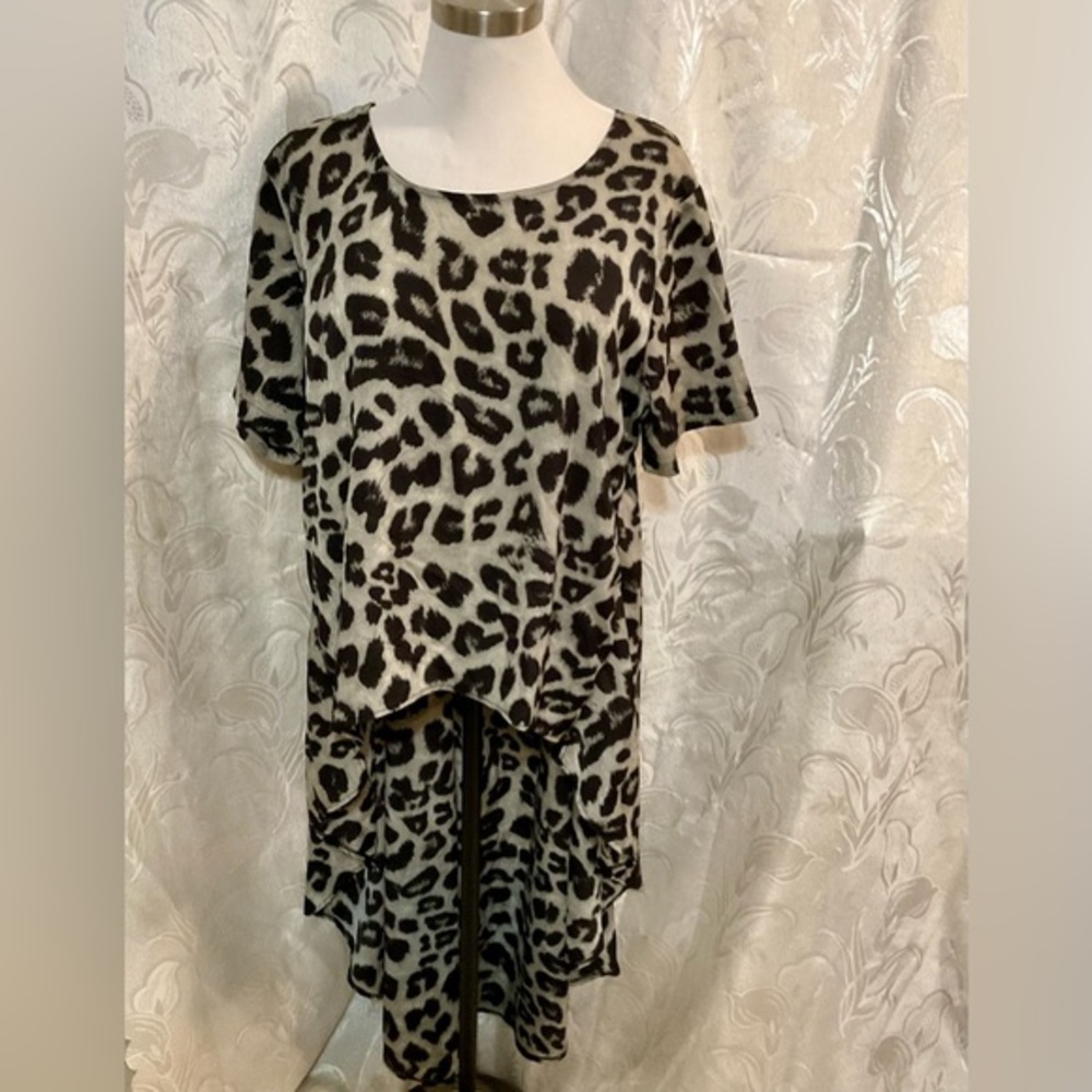 Zanzea Collection Black & Gray Animal Print Hi Low Top